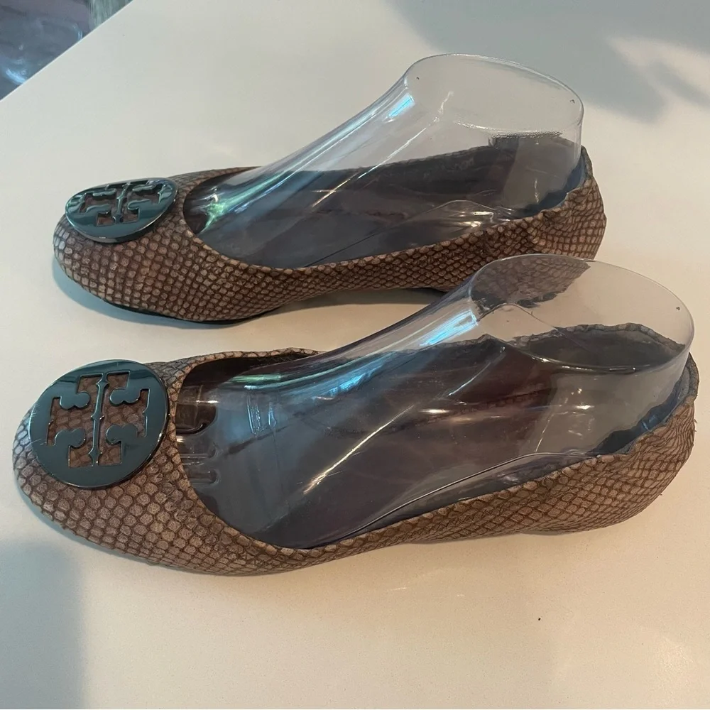 TORY BURCH Brown Tan Ballet Flats! Snake Pattern. Rubber Logo Soles! Silver 7.5